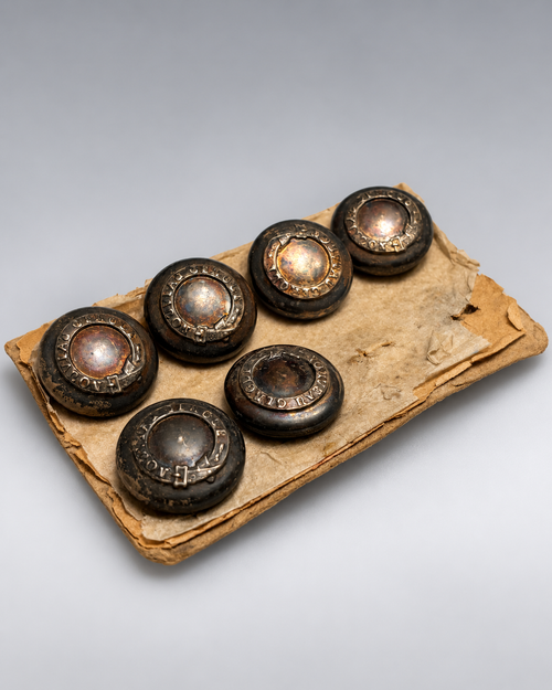 La Belle Jardinière - Buttons